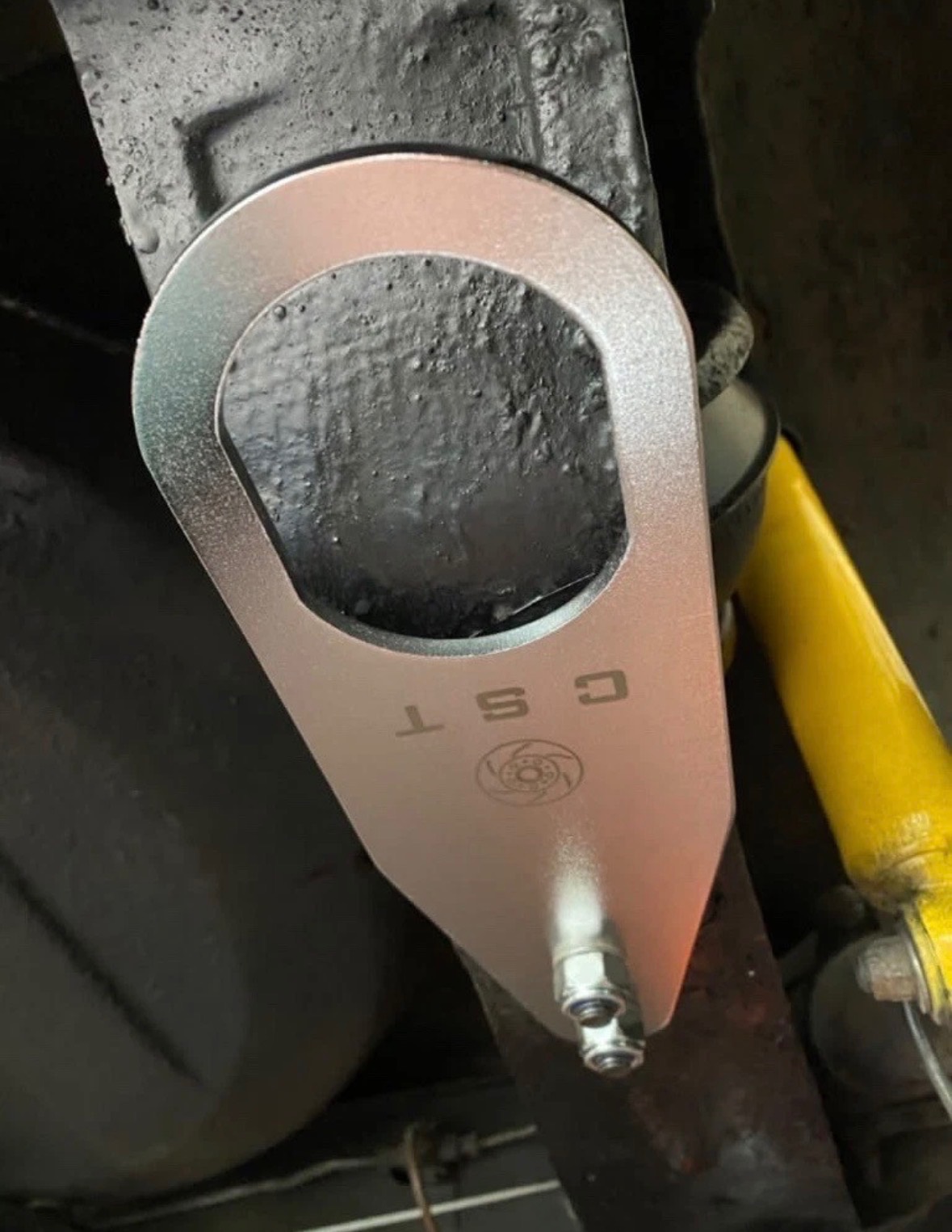 Retrocomponents CST rear towhook thumbnail 5