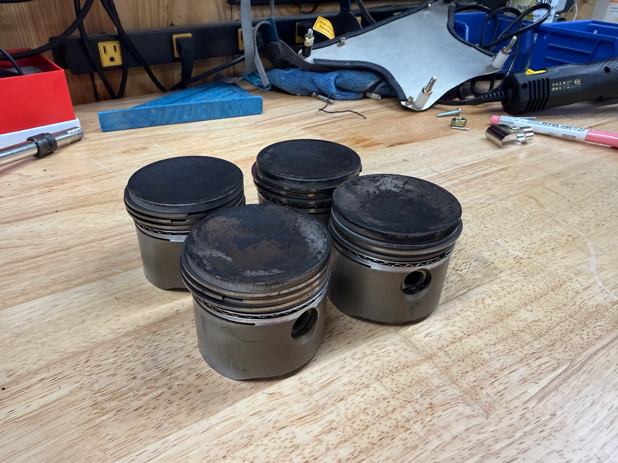 Stock 1100 Pistons - body 1