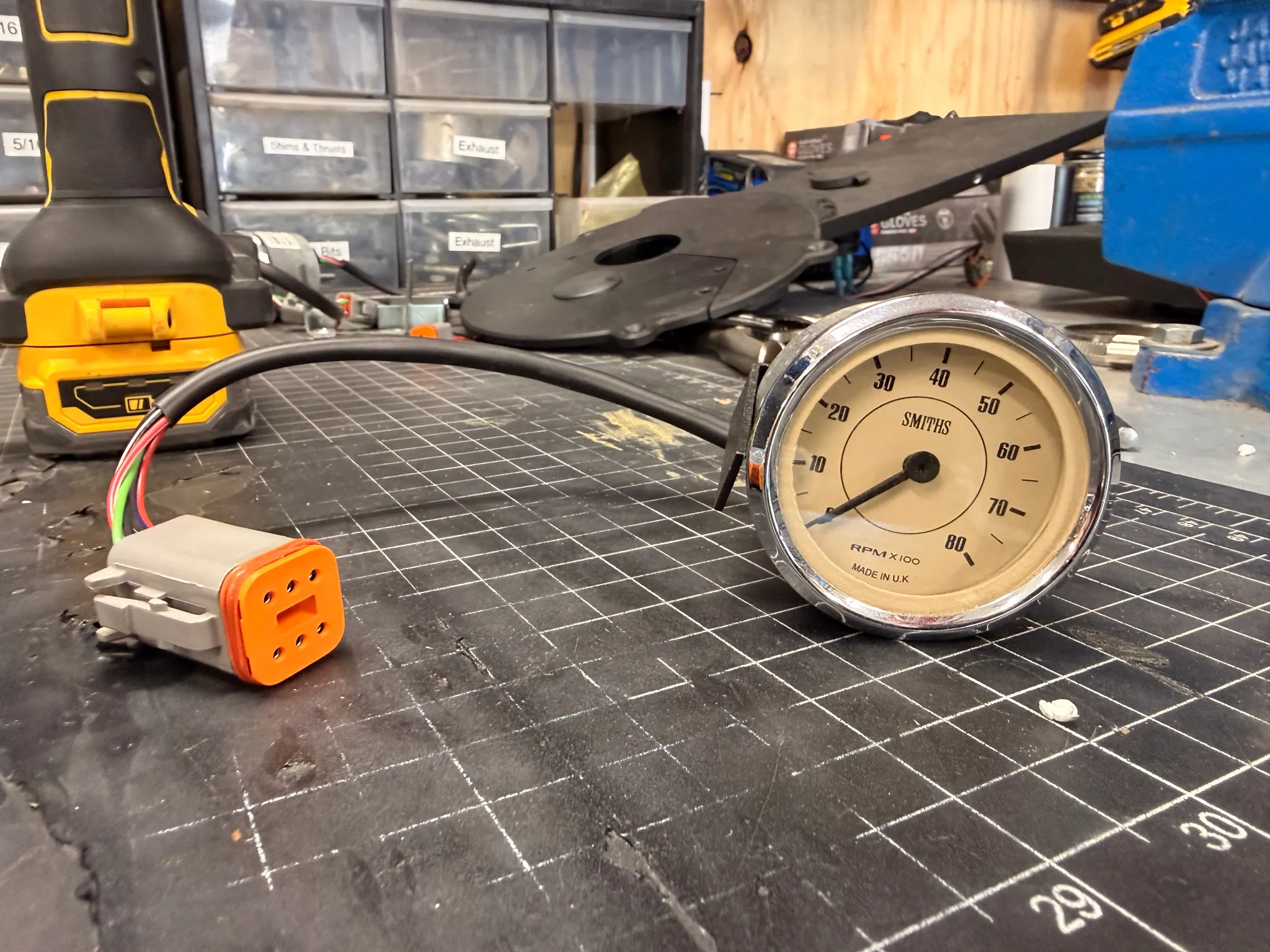 Magnolia Smiths 52mm Digital Tachometer - body 1