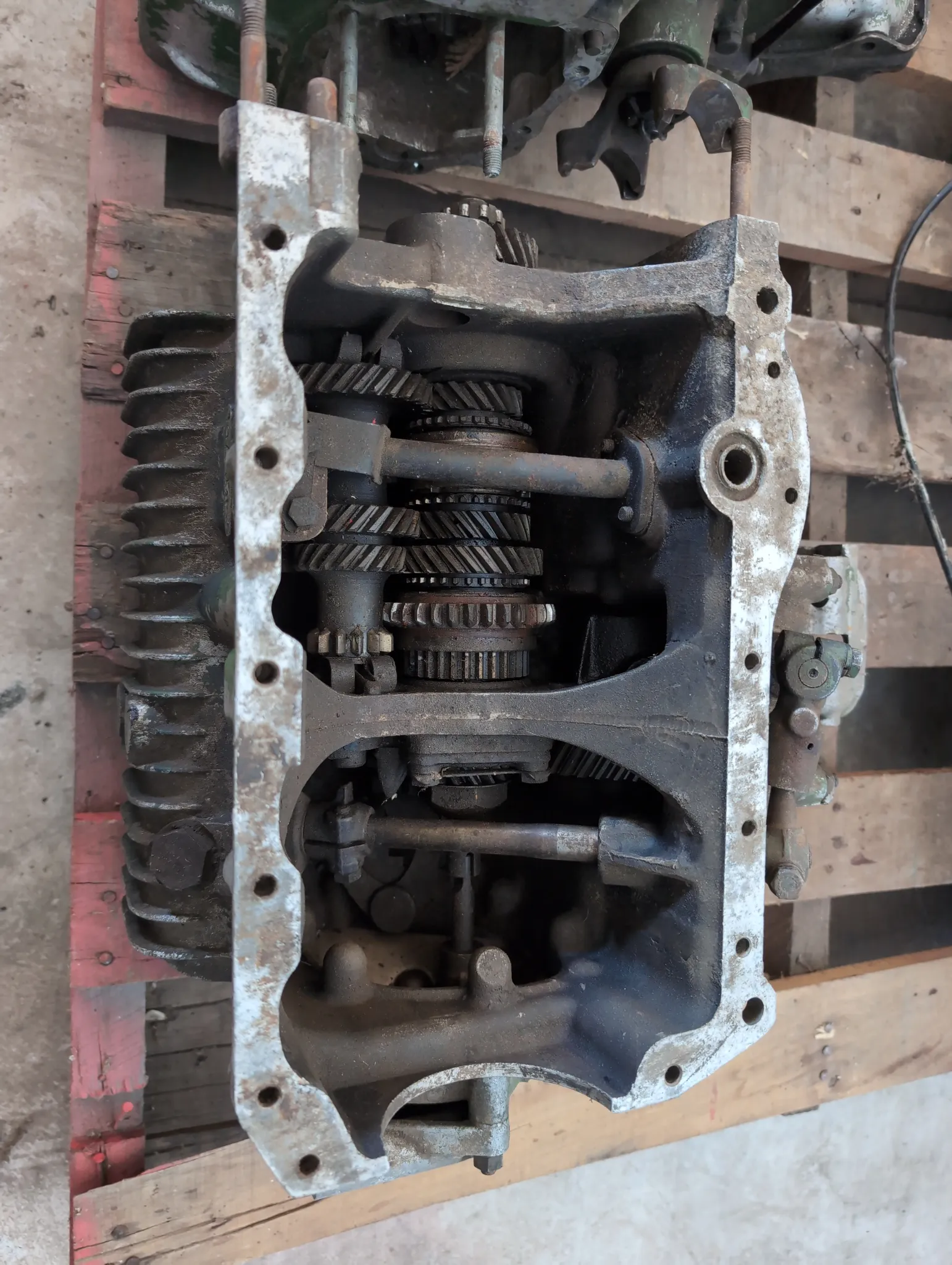 22G68 gearbox - body 1