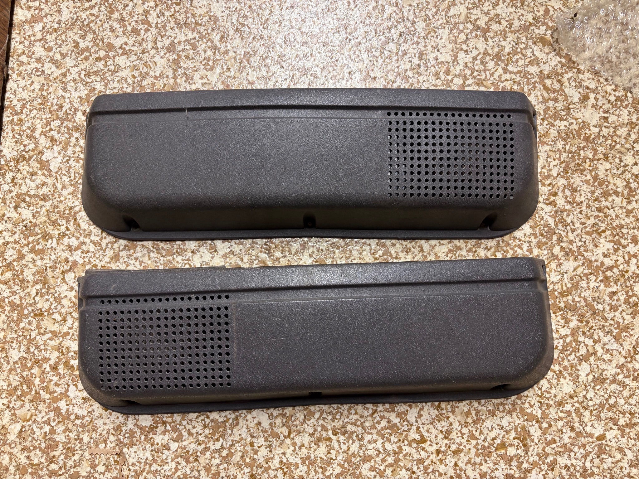 Door pockets with speakers - body 1