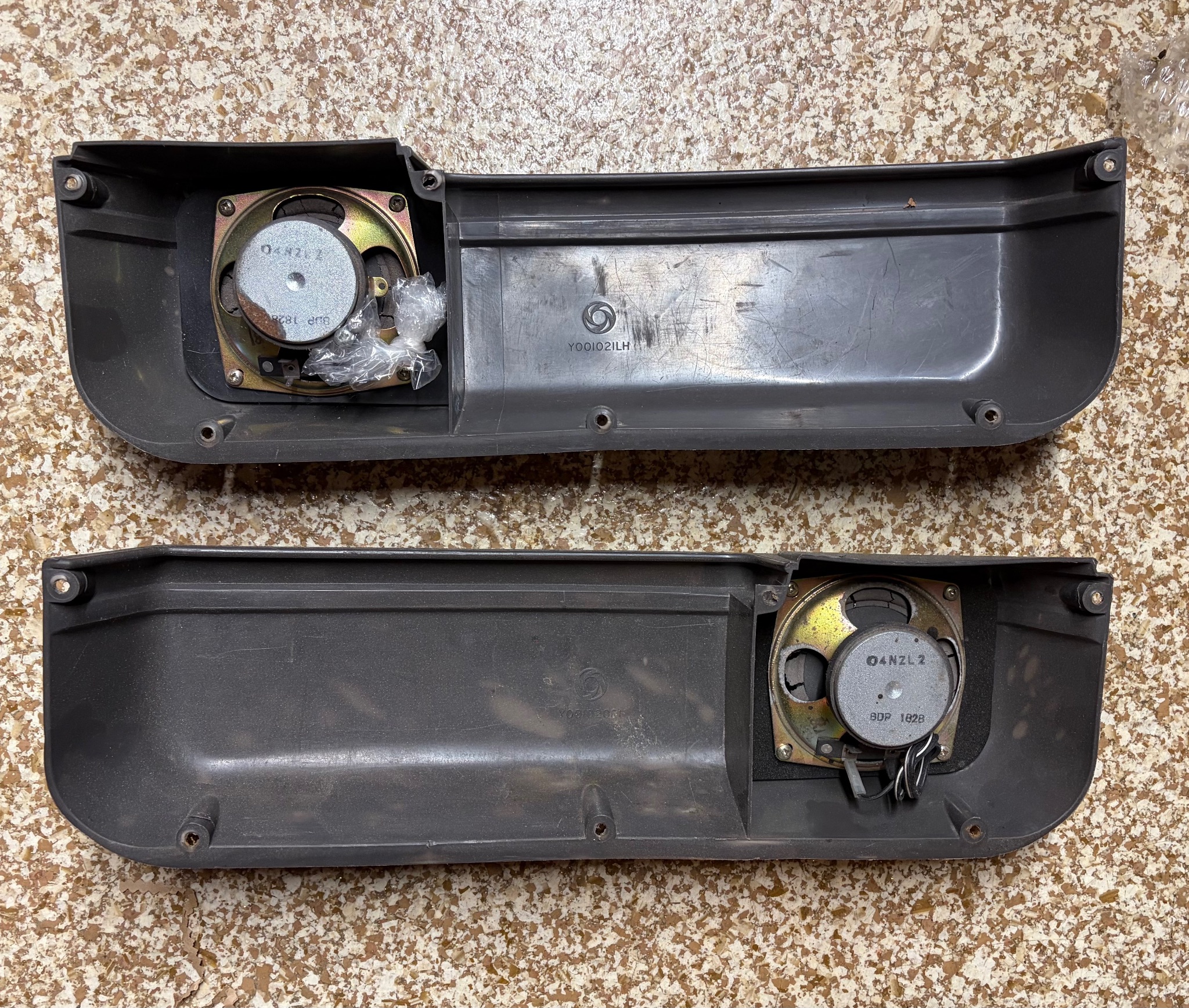 Door pockets with speakers thumbnail 2