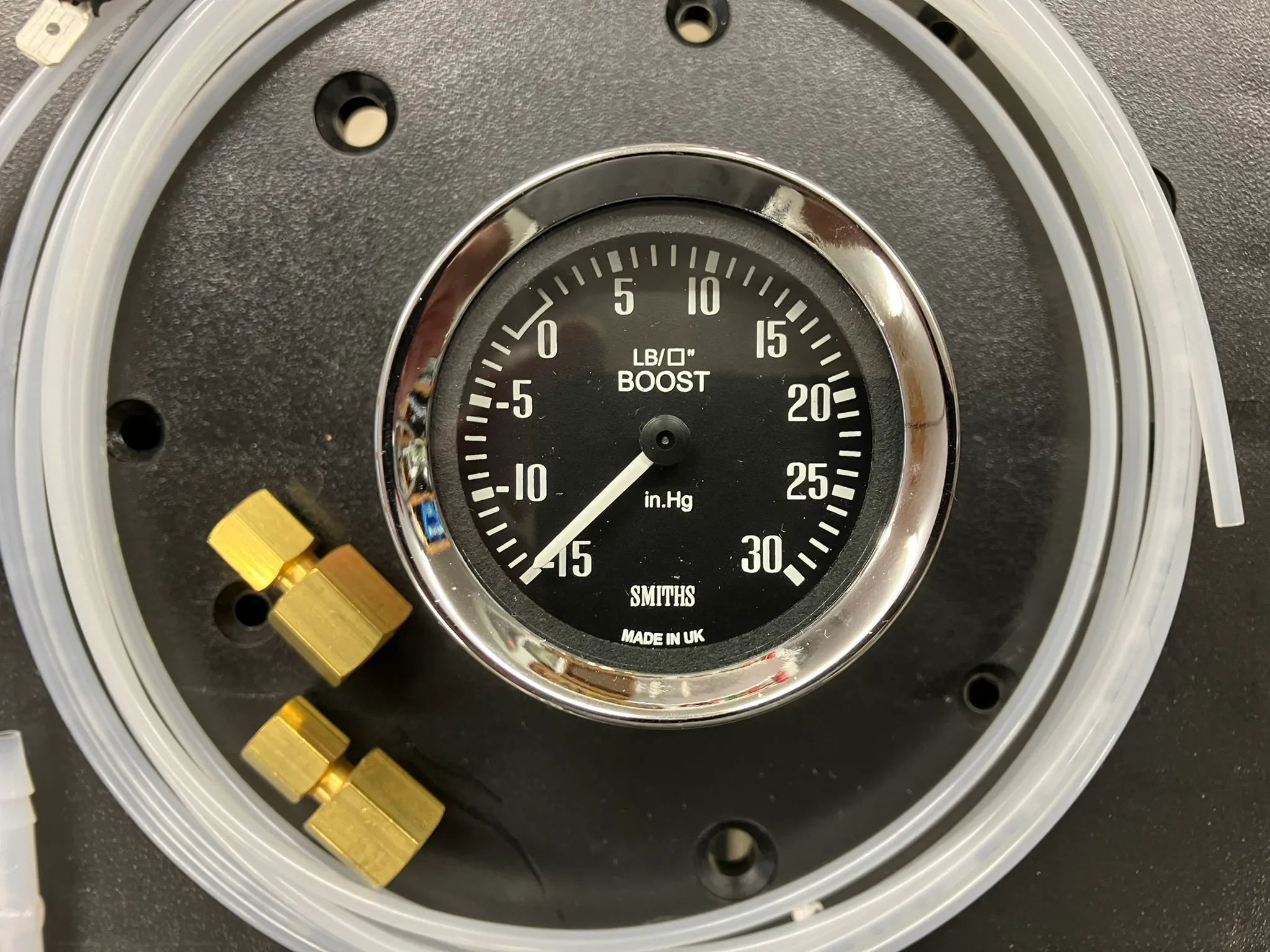 Smiths Boost Gauge - body 1