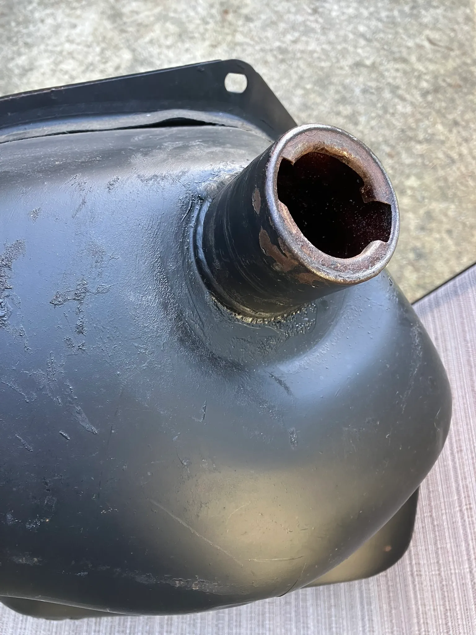 5.5 Gal Fuel Tank w/ Sender thumbnail 9